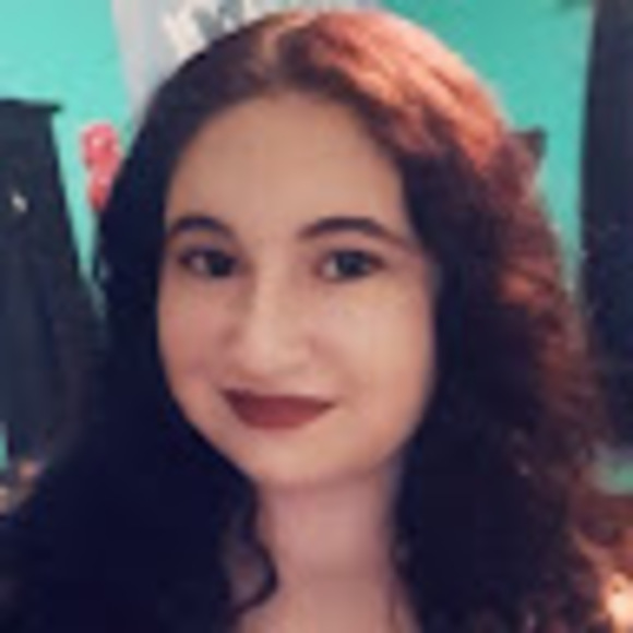 Meet your Posher, Sarah - Picture 1 of 1